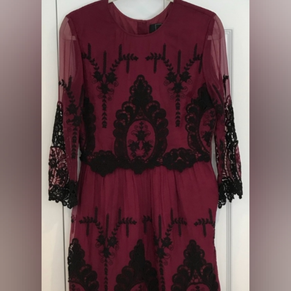 Dolce Vita long sleeve embroidered dress size S